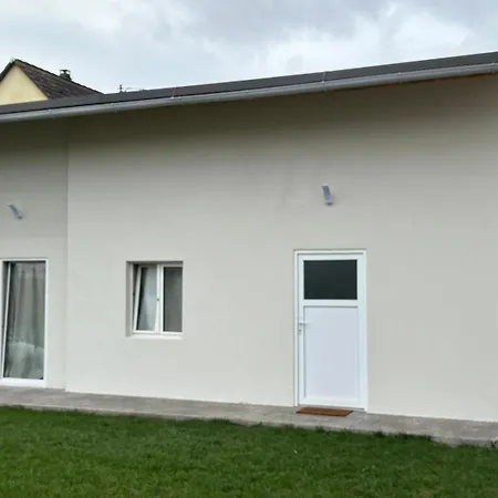 Jacuzzi & Sauna Guest house